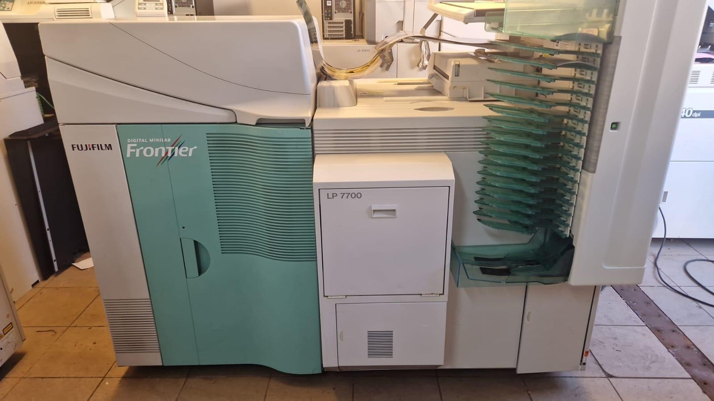 Minilab Fotográfico FUJIFILM Frontier LP7700 | Revelado Digital Profesional